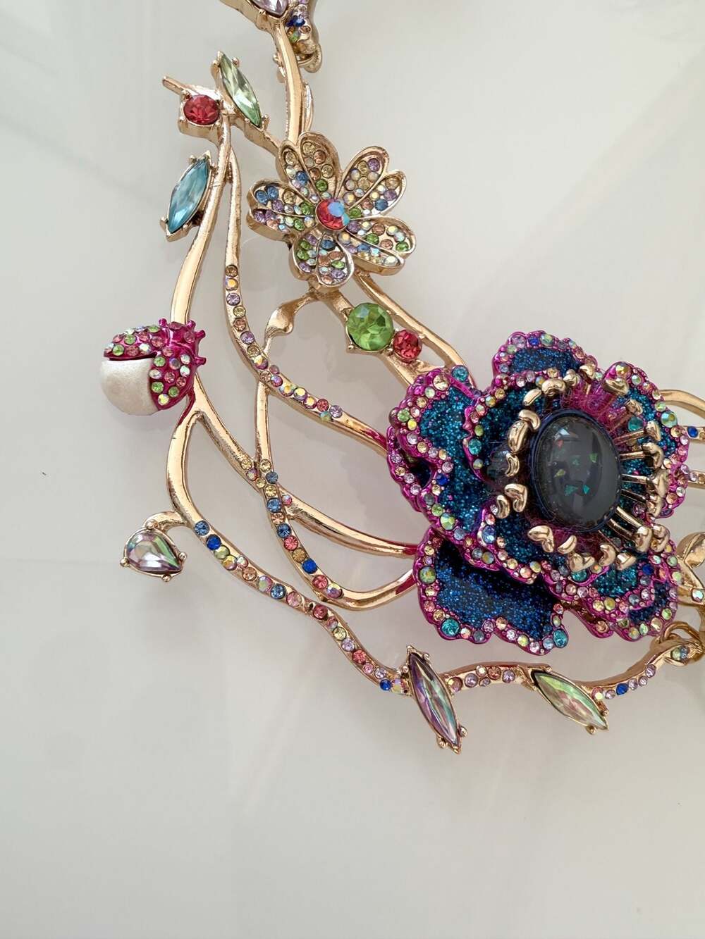 Betsey Johnson Floral Garden Statement Necklace with Butterfly and Gemstone Acce - Picture 3 of 5